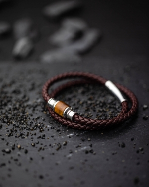 O22 Brown